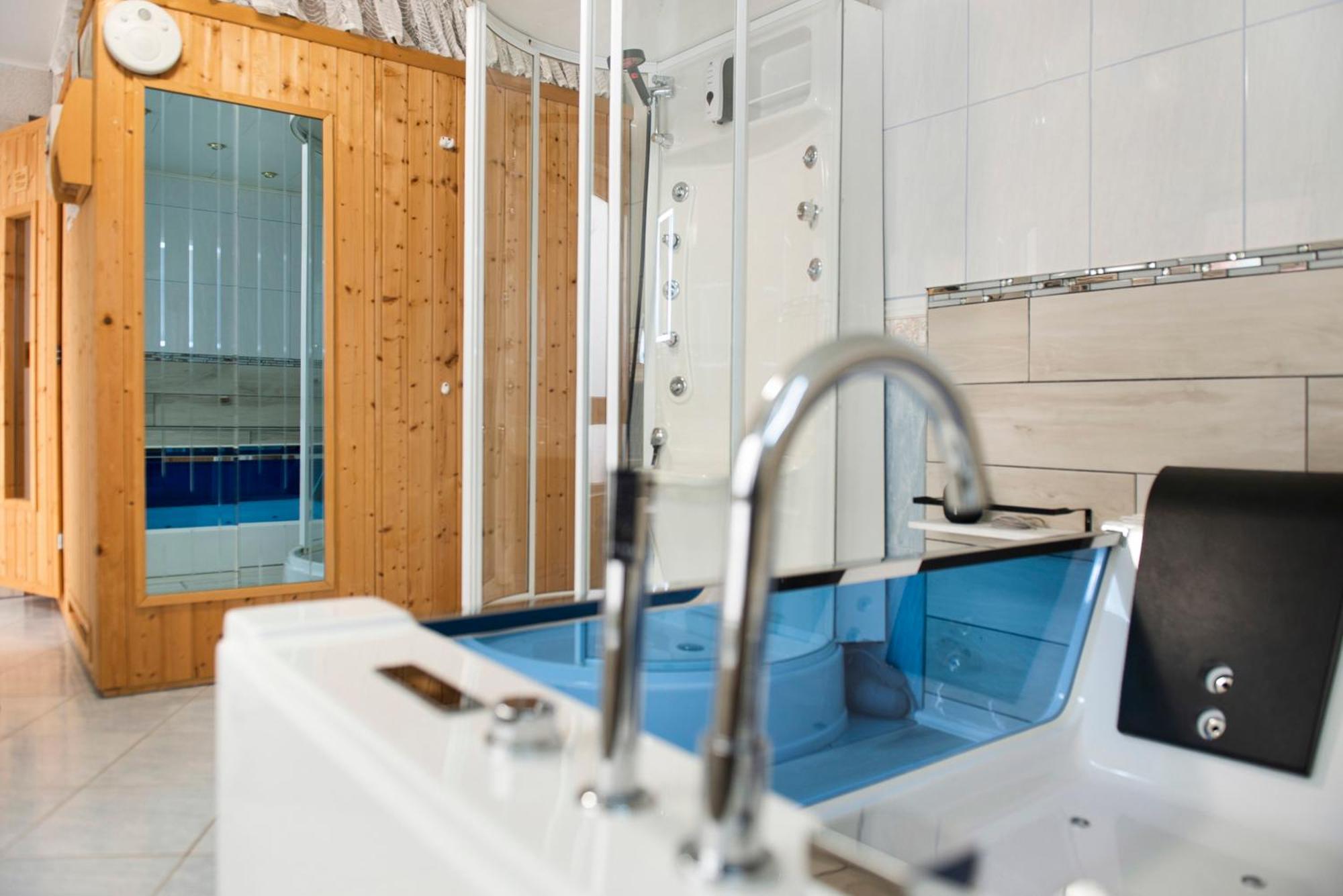 Spawo Mit Sauna Und Whirpool Pfullendorf Kültér fotó