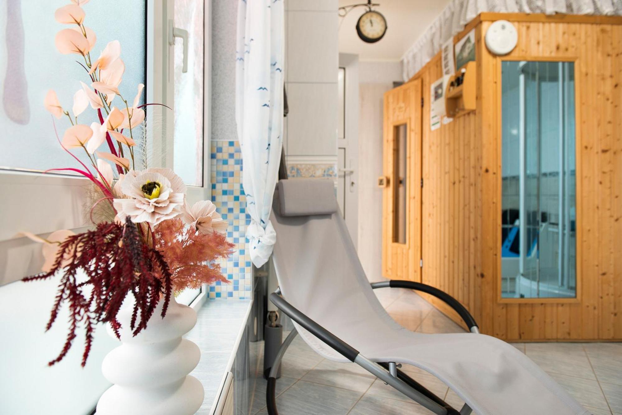 Spawo Mit Sauna Und Whirpool Pfullendorf Kültér fotó
