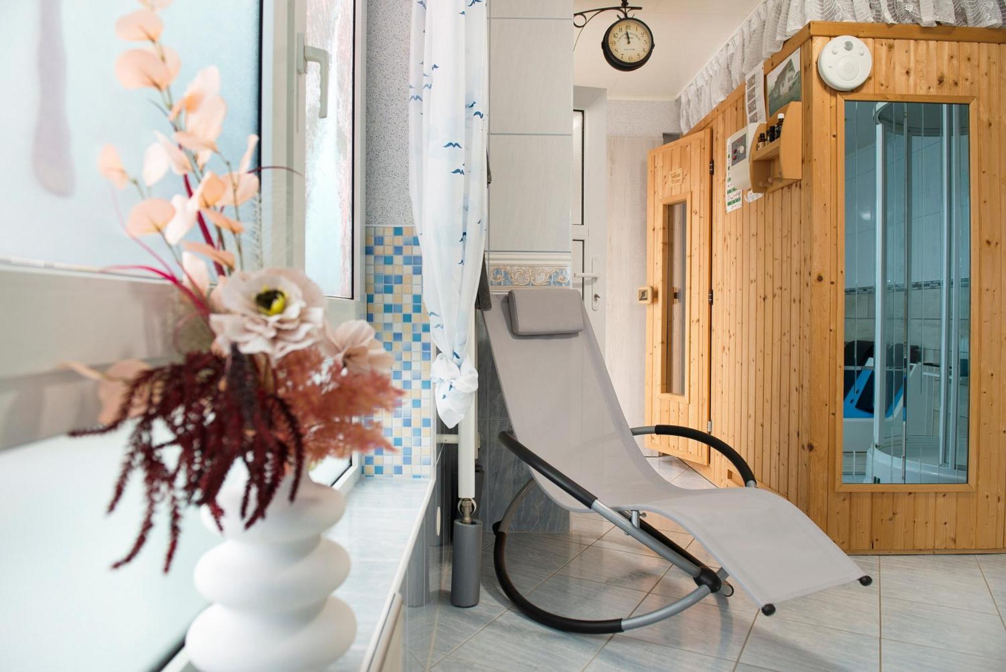 Spawo Mit Sauna Und Whirpool Pfullendorf Kültér fotó